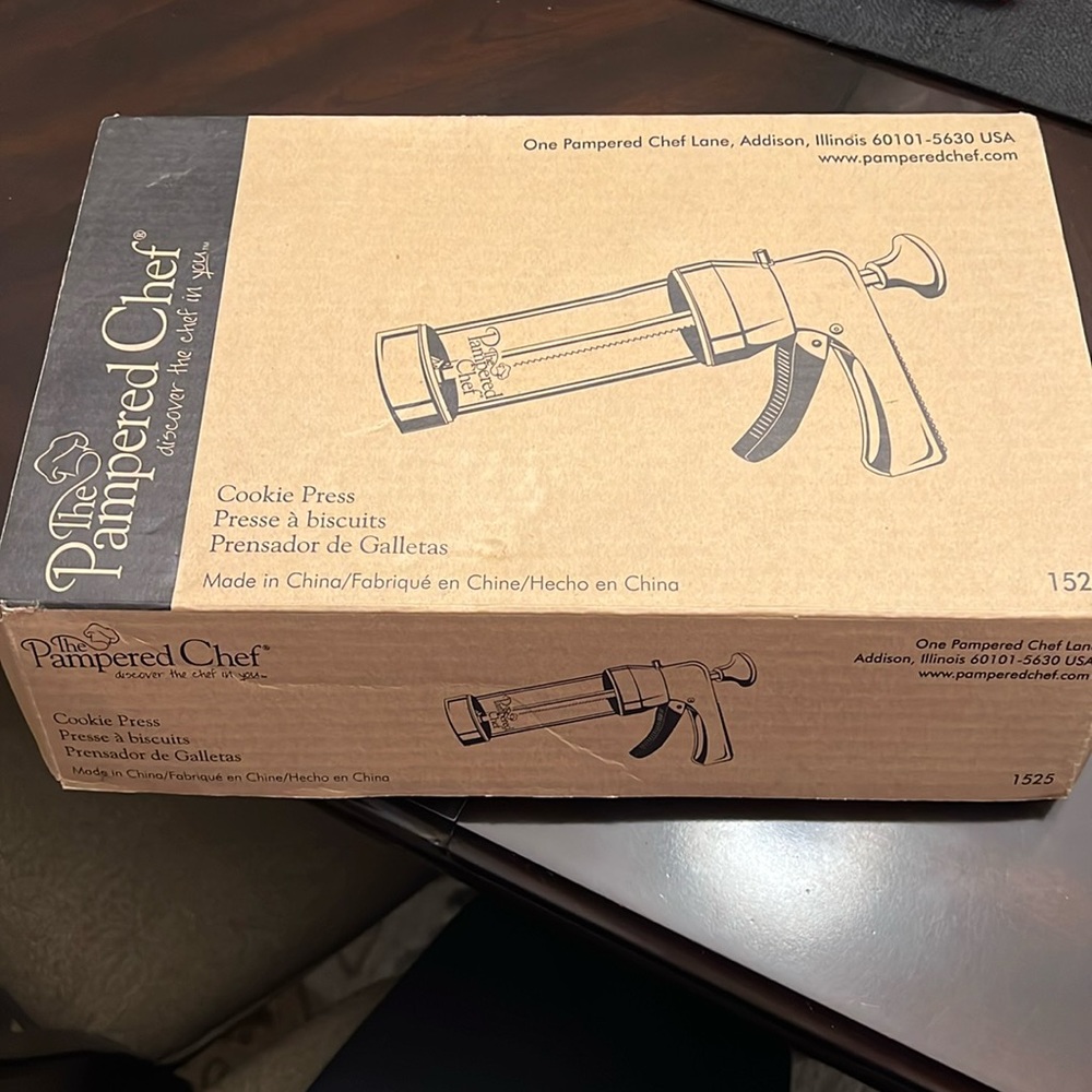 Brand New Pampered Chef Cookie Press